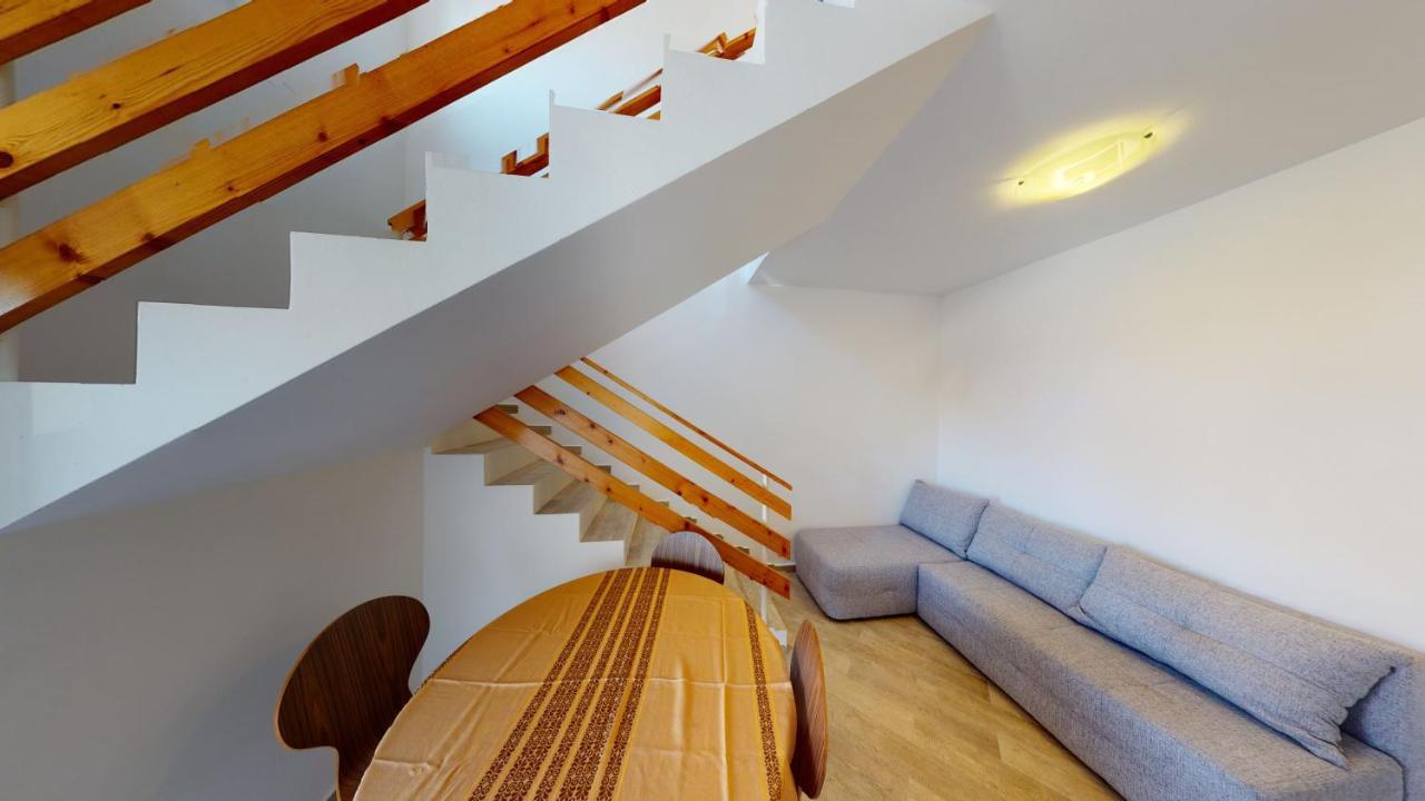 Apartments Riva Metajna Zewnętrze zdjęcie